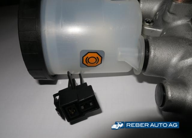 Mazda MX-5 NA Hauptbremszylinder OEM ohne ABS Detail Original NA014340Z 1990-1997