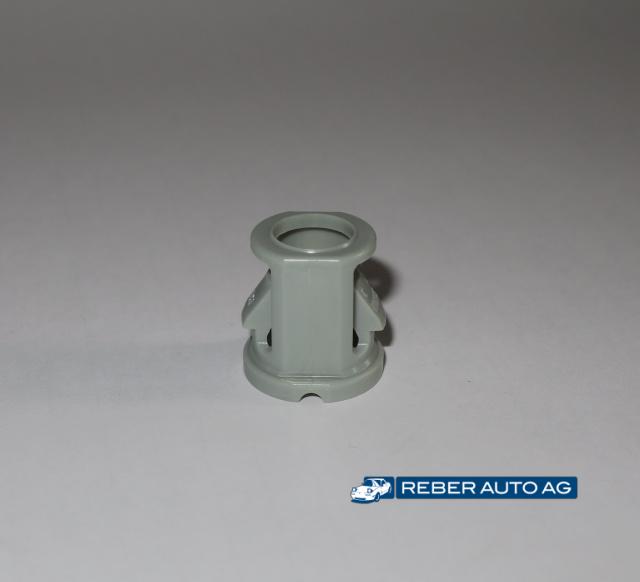 Mazda MX-5 Clip Kraftstoffleitung Benzinfilter Original Mazda E11342693 – Detailansicht
