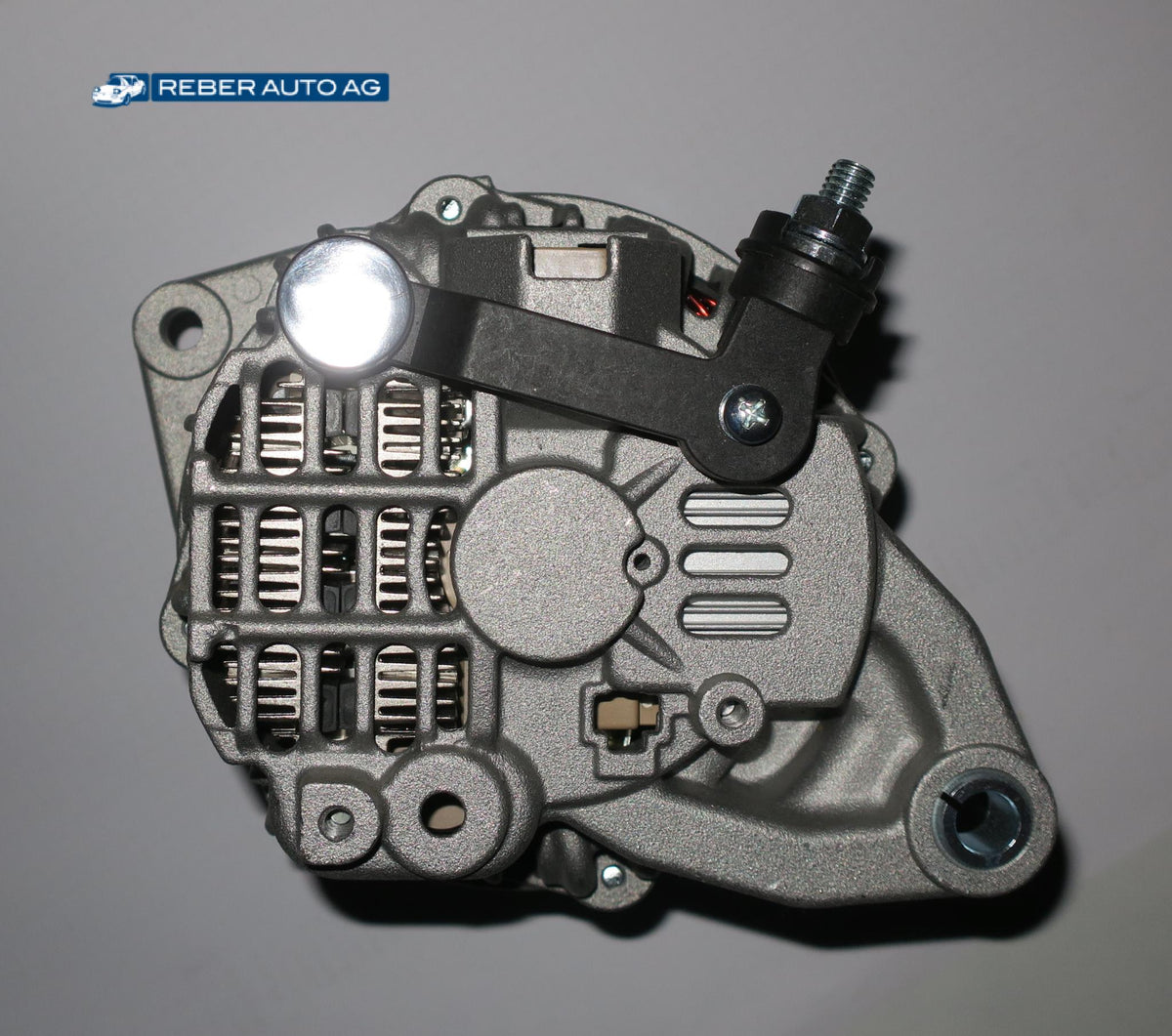 Mazda MX-5 NBFL 2001-2005 Alternator Lichtmaschine 80A Heckansicht – Hella 8EL012426611, Neuteil ohne Altteilrückgabe