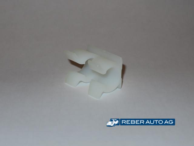 Clip Gleitstück Stossfänger NC1050E13A Original Mazda MX-5 NB NBFL 1998-2005
