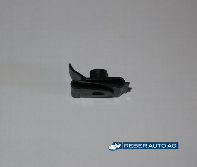 Kunststoff Federmutter Innenkotflügel NA0705316IL Aftermarket Mazda MX-5 NA Detail
