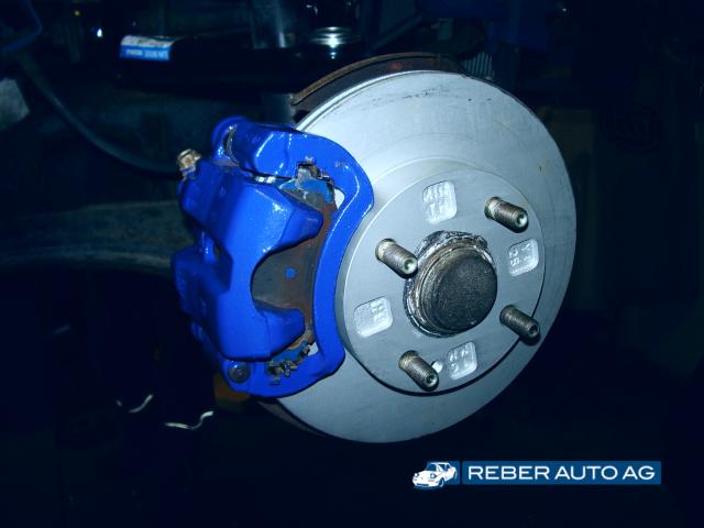 Mazda MX-5 Bremszange hinten links mit blauer Lackierung – Ergebnis mit dem raid hp Bremssattel Lackset
