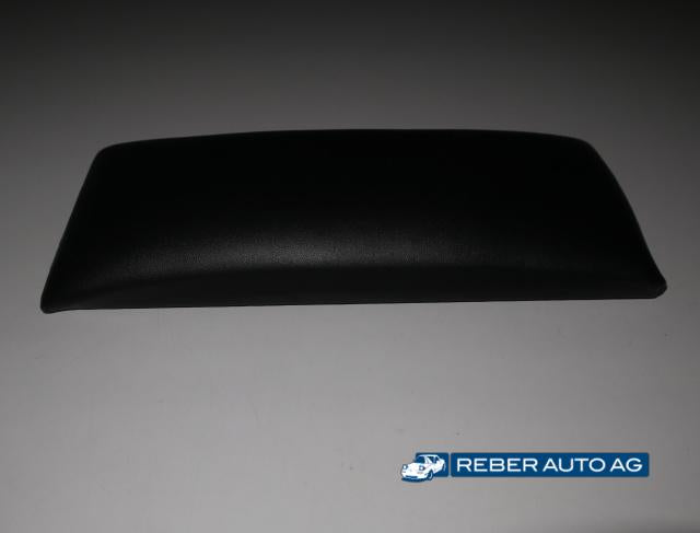 Mazda MX-5 NA Armauflage Mittelkonsole – Seitenansicht der Polsterung, zeigt Profil und Stärke der Auflage (1990–1997).
