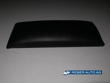 Mazda MX-5 NA Armauflage Mittelkonsole – Seitenansicht der Polsterung, zeigt Profil und Stärke der Auflage (1990–1997).
