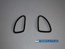Mazda MX-5 NA Chromblende Defroster selbstklebend – Verchromter Blendensatz für die Defroster-Öffnungen, passend für NA mit Beifahrer-Airbag (1995–1997).
