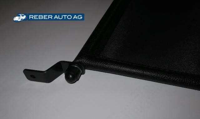 Mazda MX-5 NA/NB/NBFL WindStop Windschott schwarz – Detailansicht der Befestigung für einfache und sichere Montage (1990–2005).
