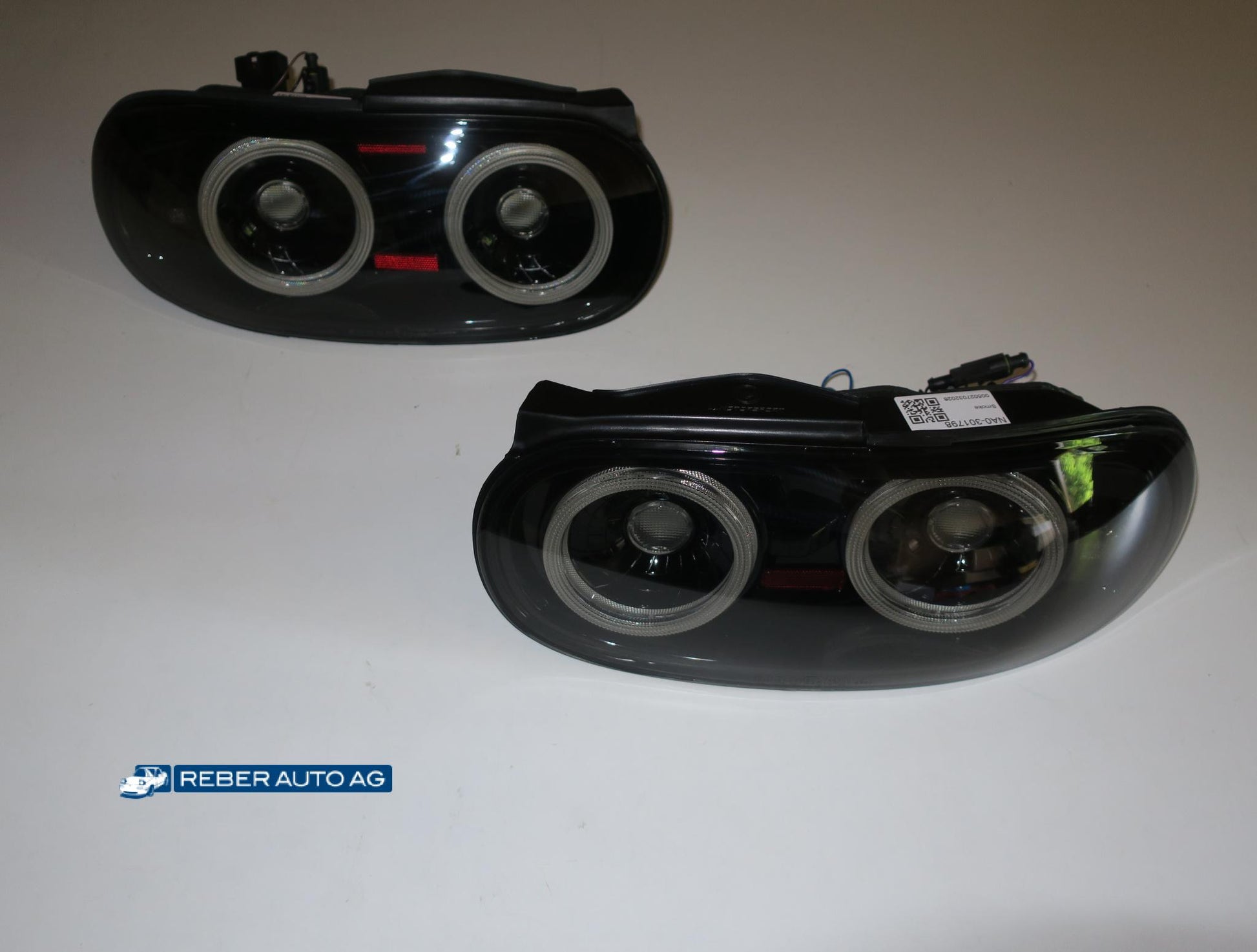 Mazda MX-5 NA Voll LED-Rückleuchten-Set Klarglas black finish 1990-1997 – E57-Prüfzeichen, alle Lichtfunktionen in LED

