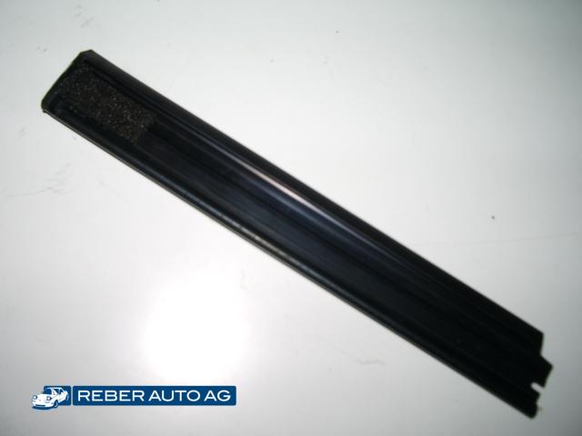Mazda MX-5 NB NBFL Verdeckdichtung innen vorne links NC10R1441B – Original Mazda Ersatzteil 1998-2005
