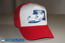 Mazda MX-5 Trucker Cap von Beechfield in Rot/Weiss mit Reber Auto Logo – Half-Mesh, verstellbar.
