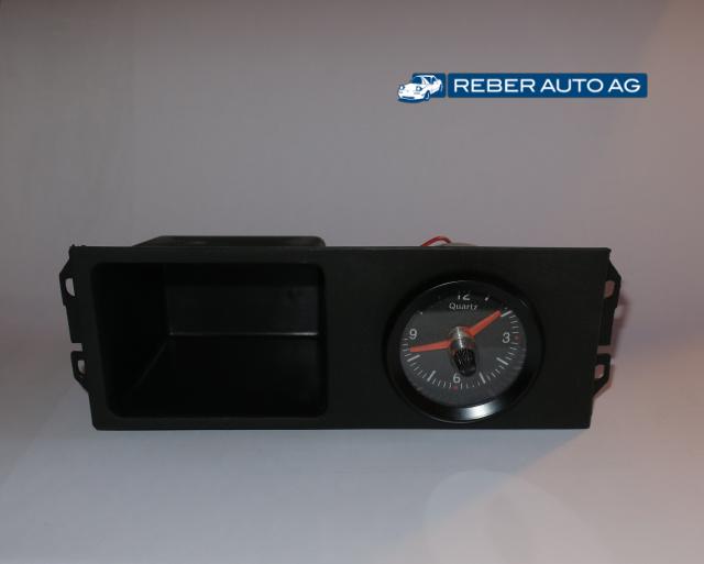 Ablagefach unter Radio mit Uhr 90-97